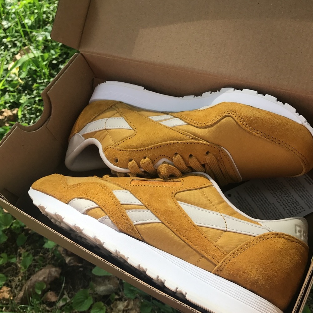 MUSTARD YELLOW REEBOK CLASSIC ⭐️💛