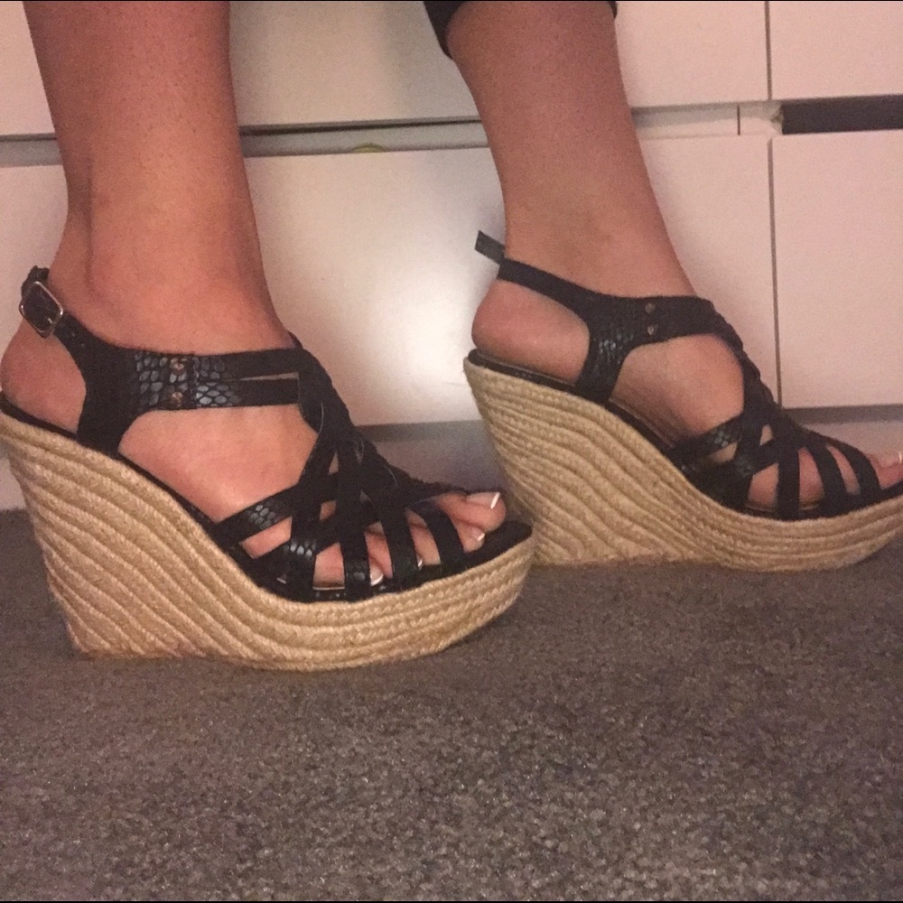 Fergalicious Caprinni Black 9