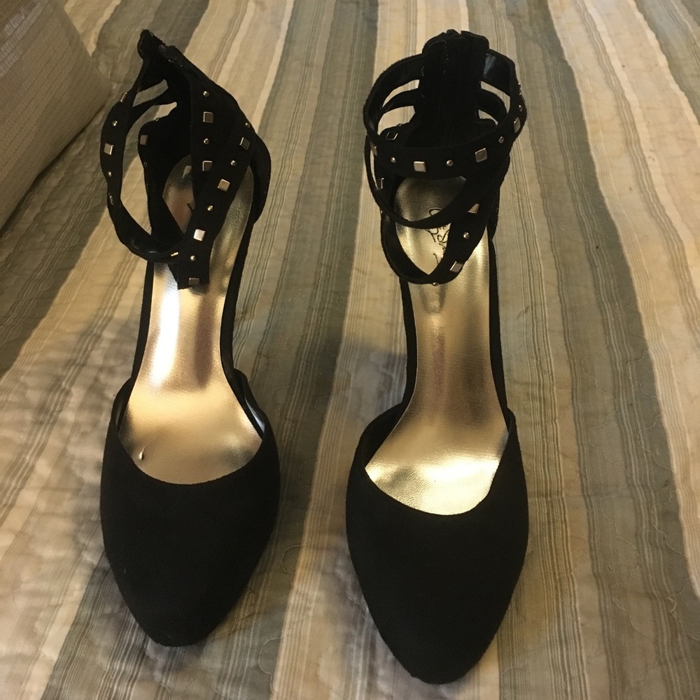 Black felt high heels