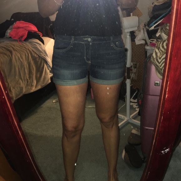 Shorts. - Picture 3 of 5