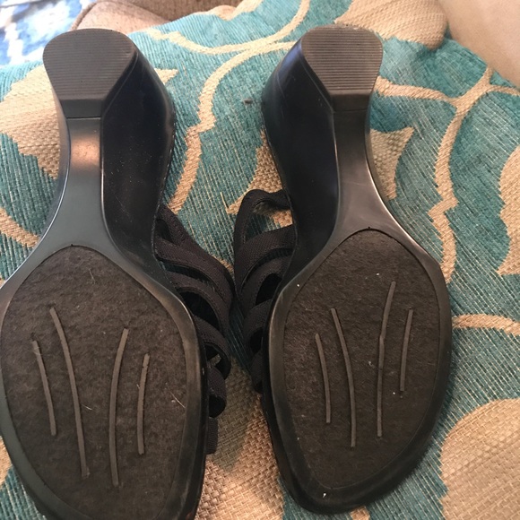 Connie brand size 5 Sandals - Picture 4 of 4