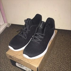 NIB RUNNING SHOES