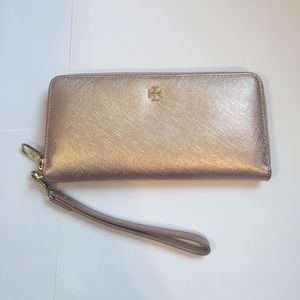 Tory Burch York Passport Travel Wallet - rose gold