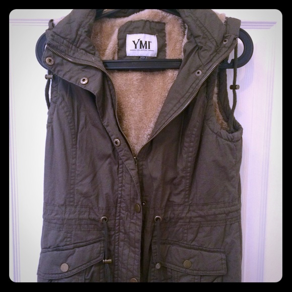 Army green, faux fur lined vest - Picture 1 of 3