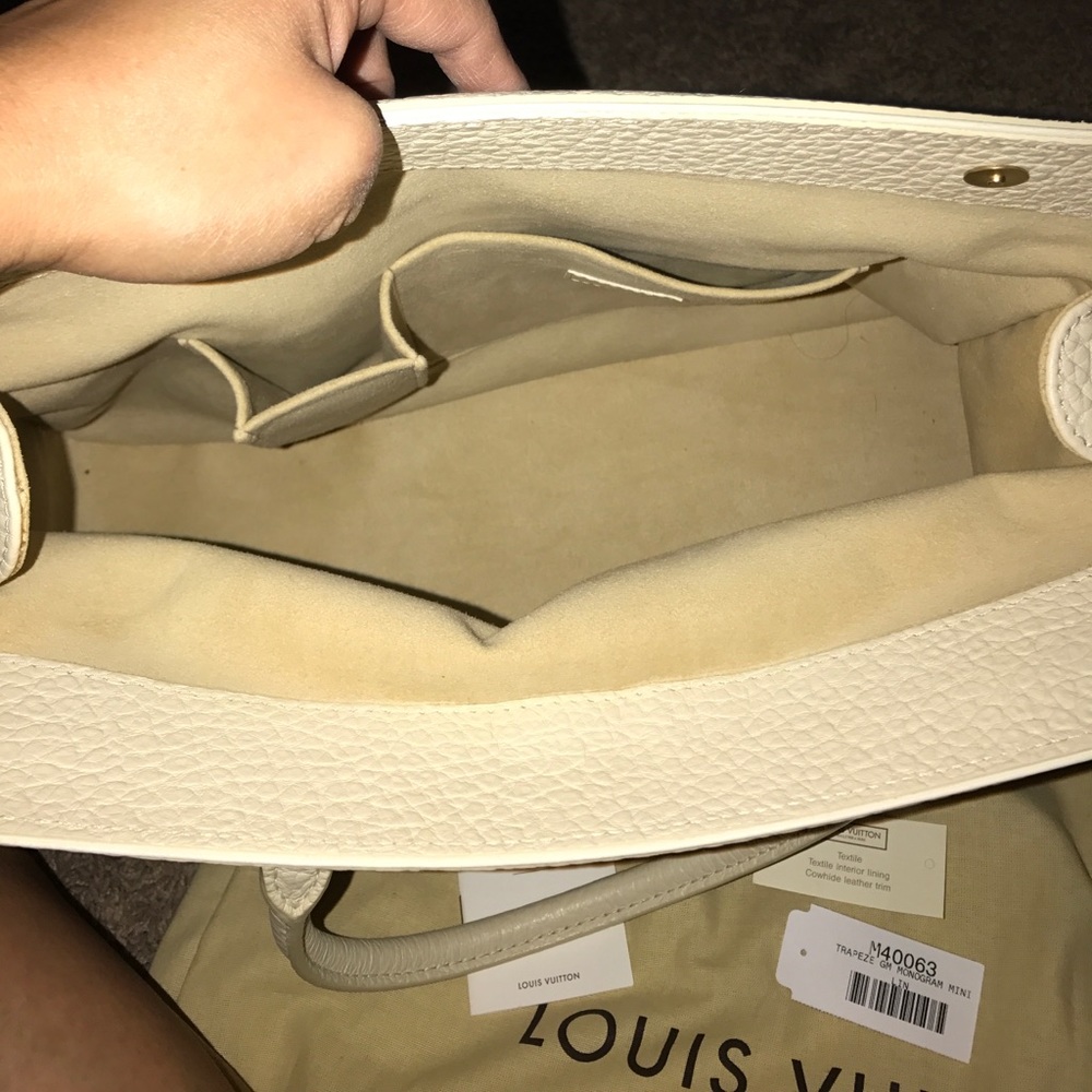 Louis Vuitton Trapeze GM - Picture 7 of 8