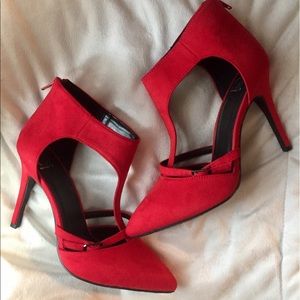 Red suede high heels 👠