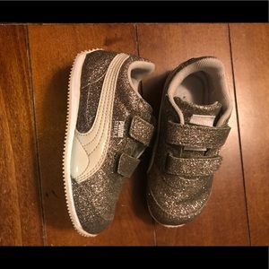 Toddler girls Puma sneakers