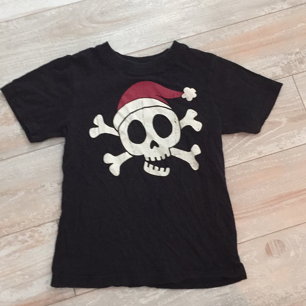 Children's place Santa skeleton tee size 4T