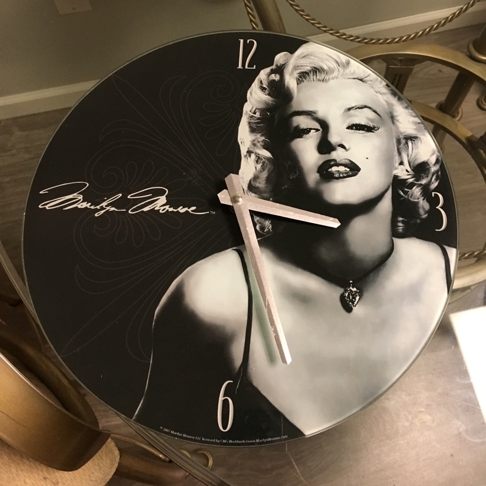 Marilyn Monroe Clock