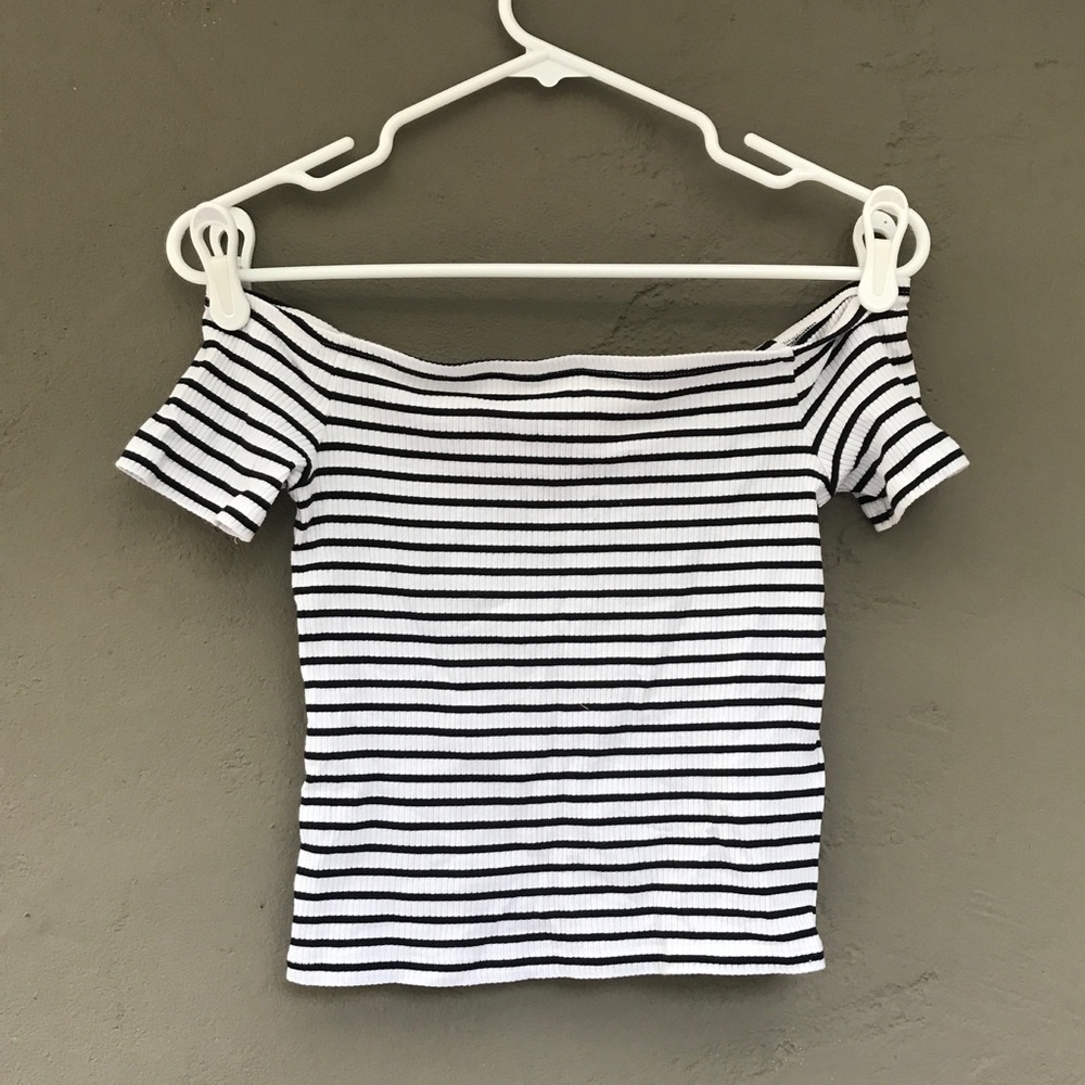 SOLD H&M striped short-sleeve crop top