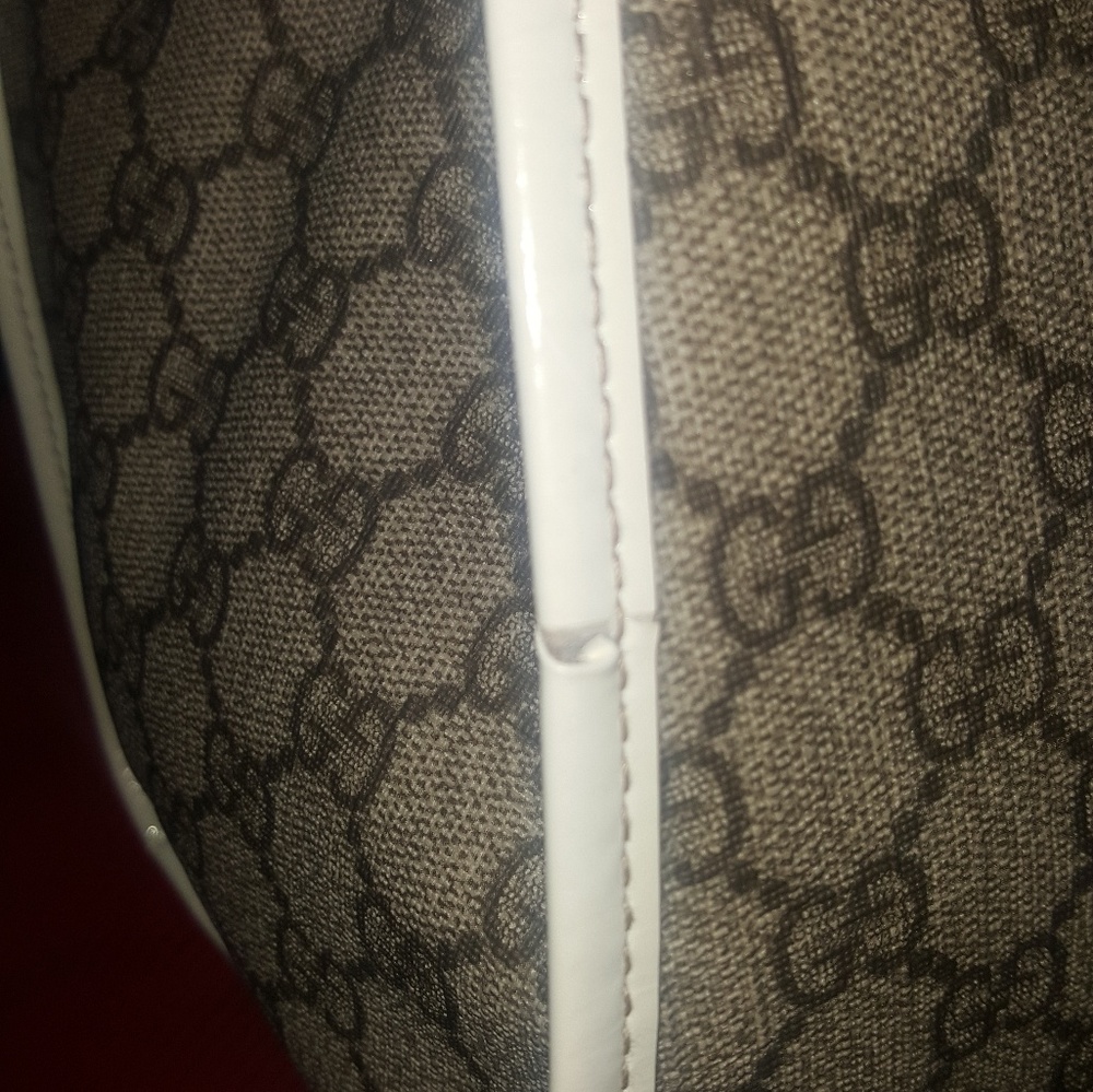 Authentic Gucci Shoulder Bag - Picture 6 of 7