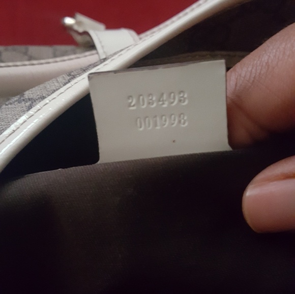 Authentic Gucci Shoulder Bag - Picture 2 of 7