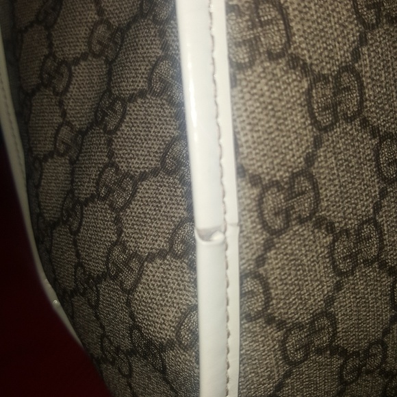 Authentic Gucci Shoulder Bag - Picture 6 of 7