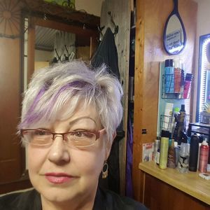 Meet your Posher, Dana