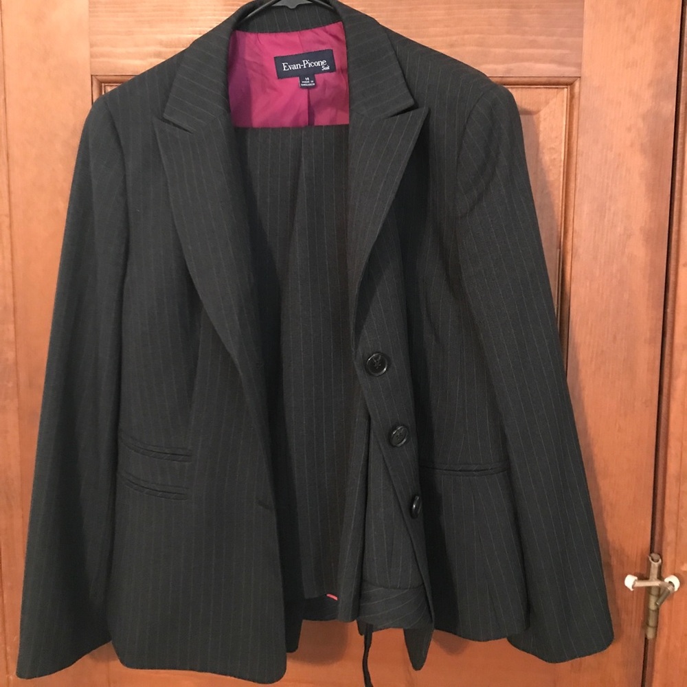 Great suit set!