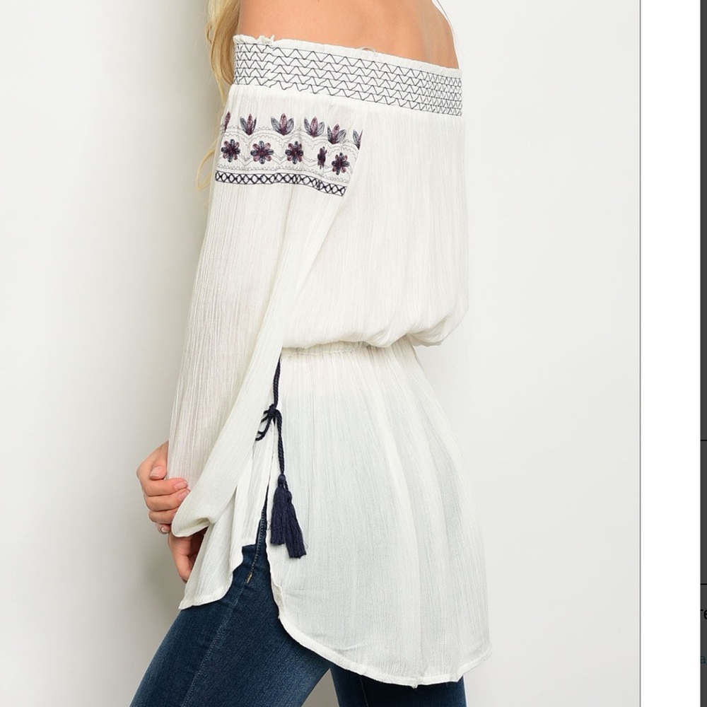 Embroidered Tunic Top - Picture 3 of 4