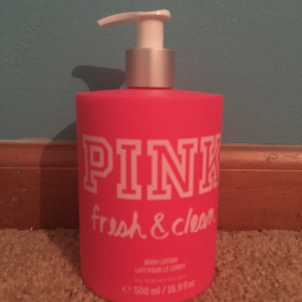 PINK Fresh & Clean Lotion