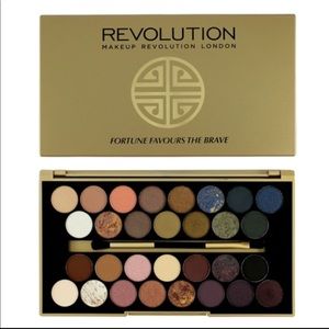 Makeup Revolution Fortune Favors the Brave Palette