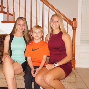 Meet your Posher, Leslie