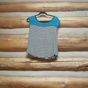Black/white striped shirt with blue neckline GUC