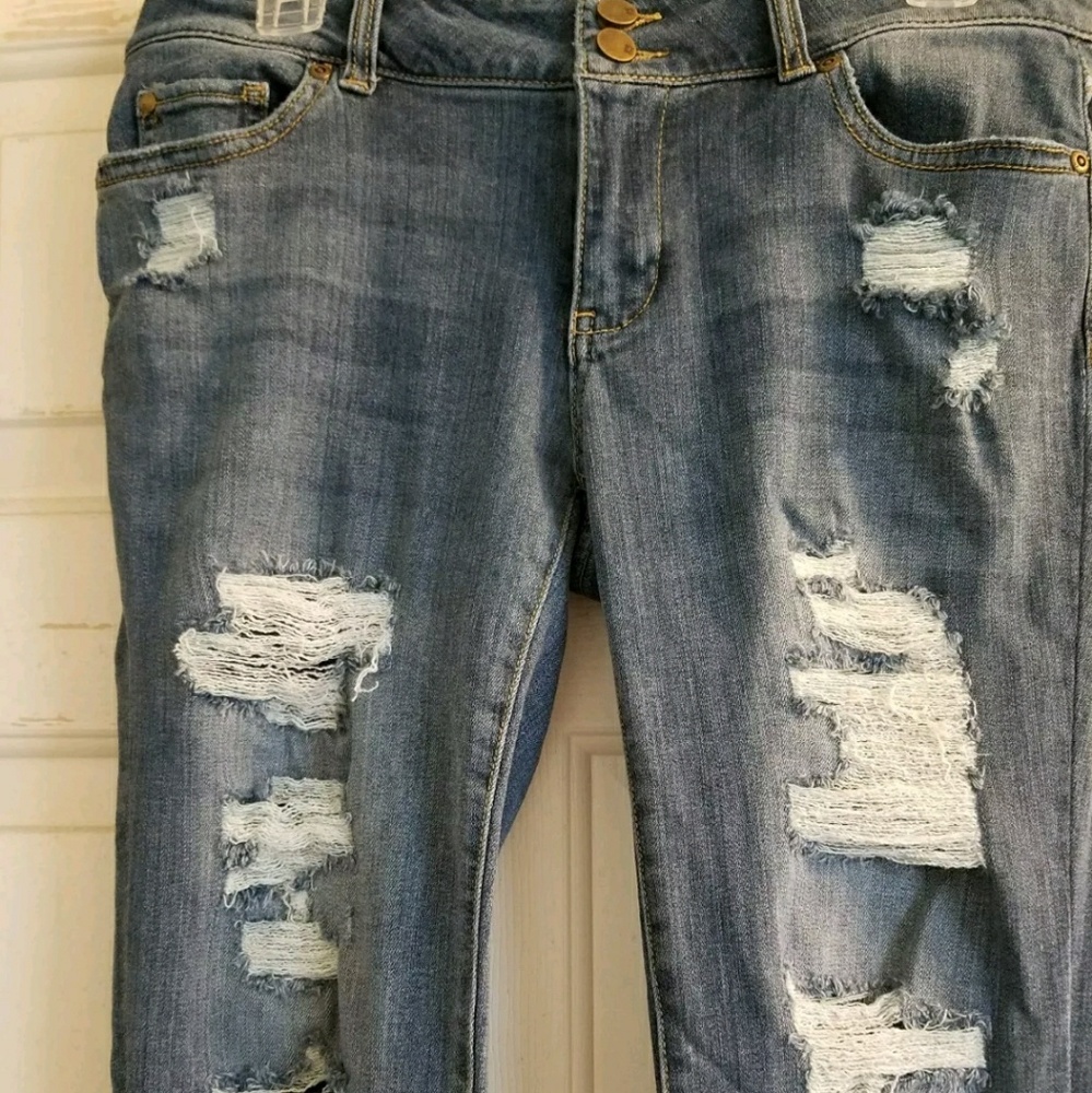 NY & Co Curvy Cropped Boyfriend Jeans