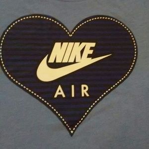 ✔ Kids medium nike air tee✔