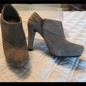 Great condition booties!!