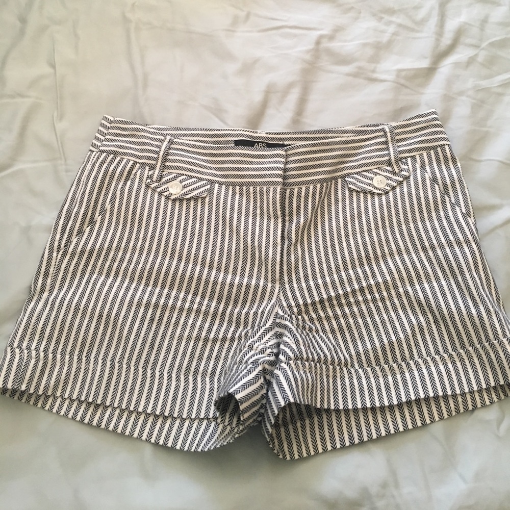 Herringbone shorts size 6