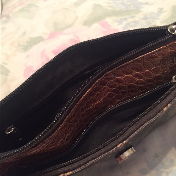 Small mini wrist bag - Picture 4 of 5