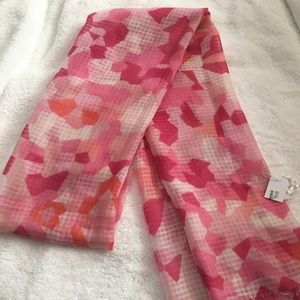 Beautiful, lightweight scarf
