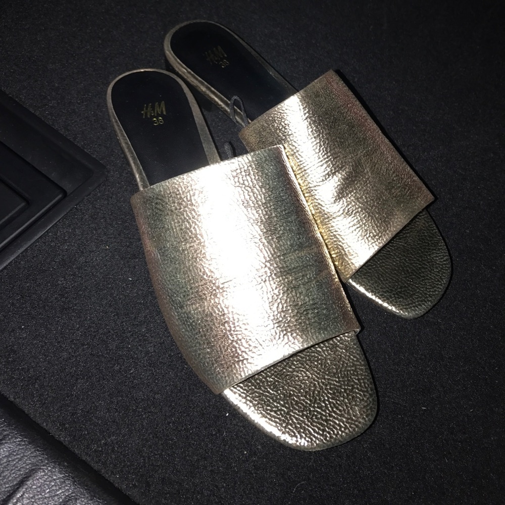 ❗️SHIPS TOMORROW❗️H&M gold mules