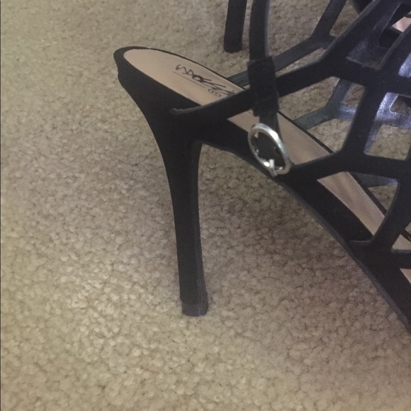 Strappy Heels with Toe cut out - Picture 4 of 4