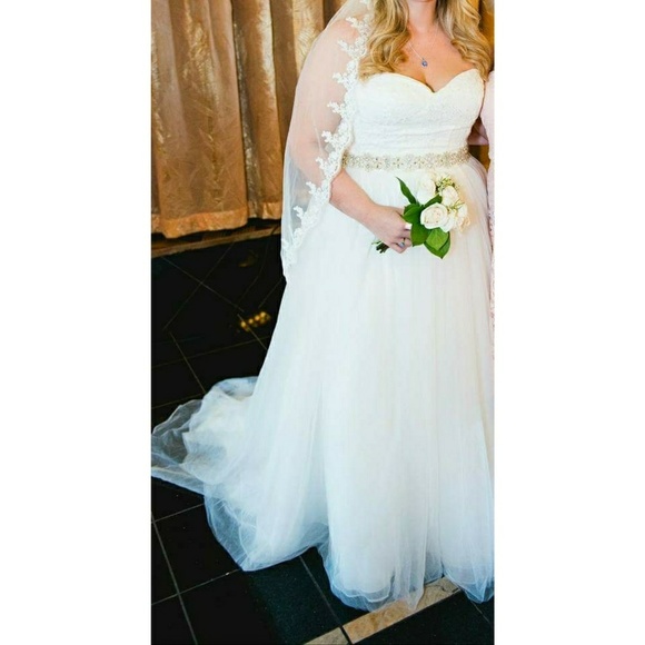 Size 14 Davids Bridal wedding dress - Picture 1 of 3