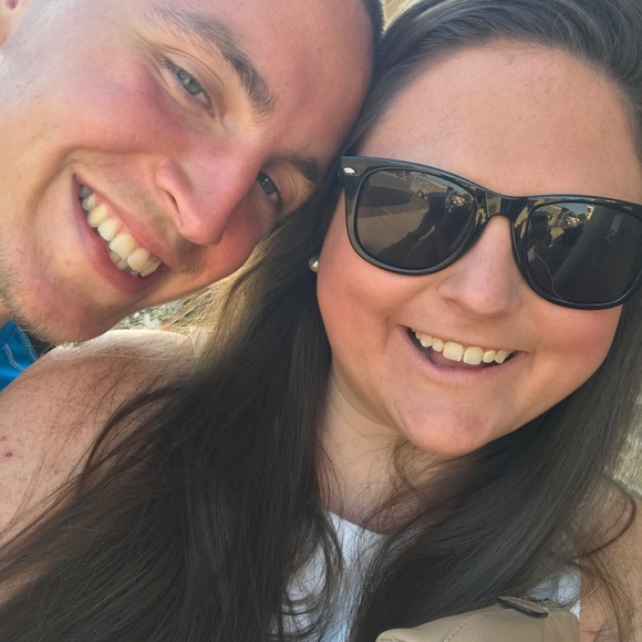 Meet your Posher, Madison - Picture 2 of 4