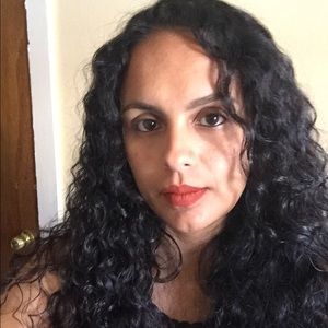 Meet your Posher, Roxana