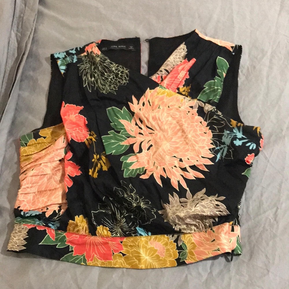 Zara floral crop sleeveless top size medium
