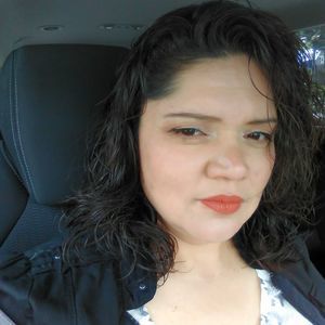 Meet your Posher, Evelia