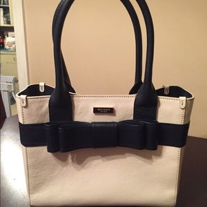 Kate Spade navy and cream purse with bow