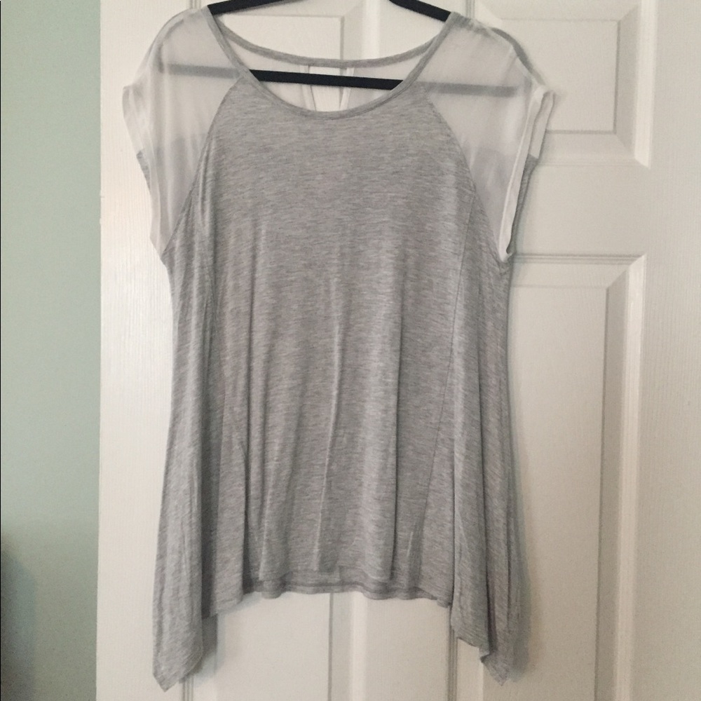 LIKE NEW grey & white Vince Camuto top.