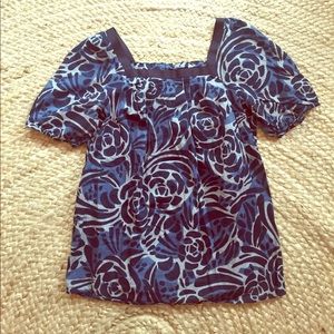 Short sleeve lightweight blouse