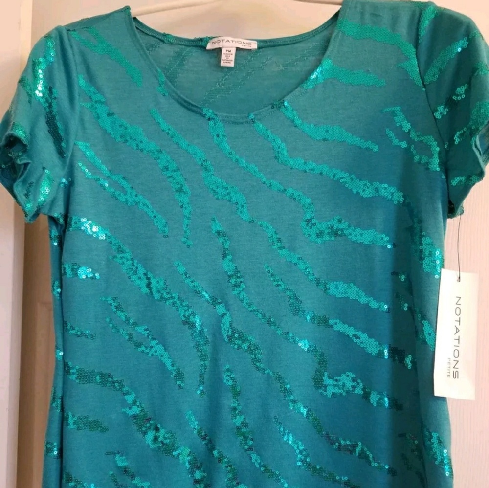 Notations short sleeve top with sequins