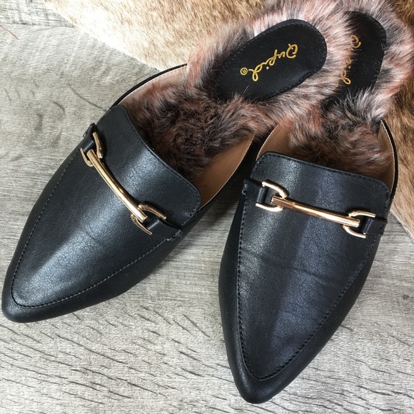 Shoes - 🆕 ONE LEFT! 8.5 Fur Black Mules Slip On Slides