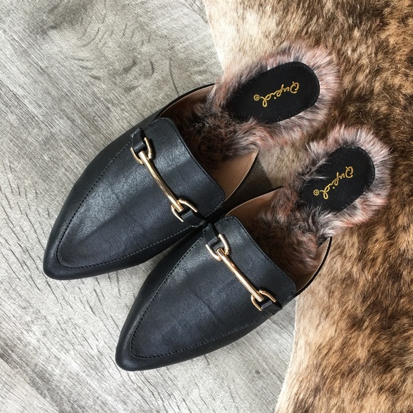 🆕 ONE LEFT! 8.5 Fur Black Mules Slip On Slides - Picture 3 of 4