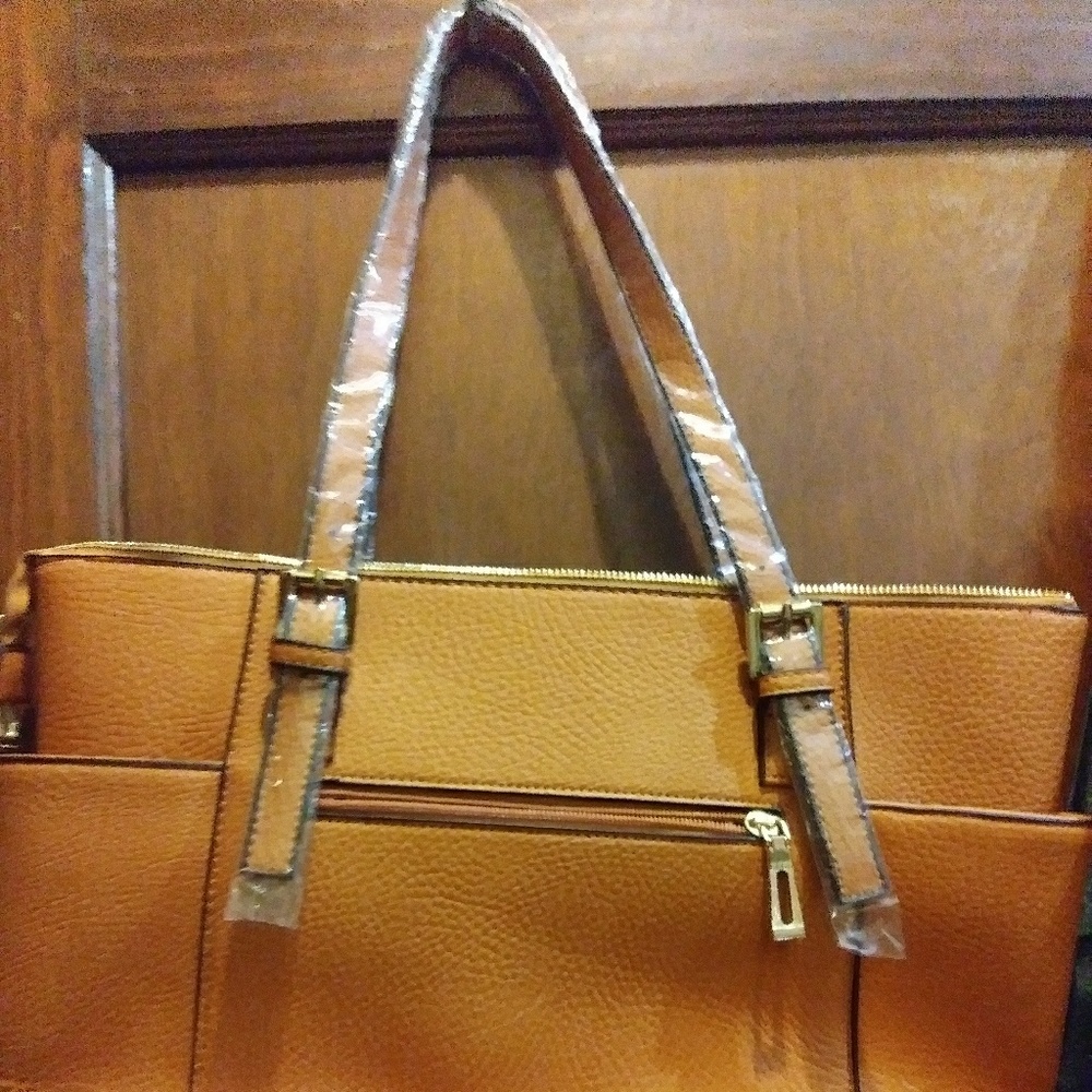 Robert Matthew tote camel brown