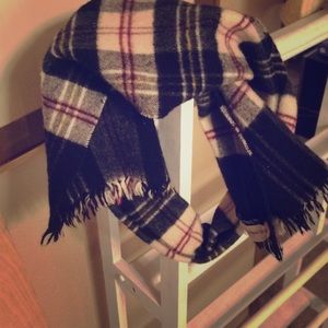 Plaid scarf