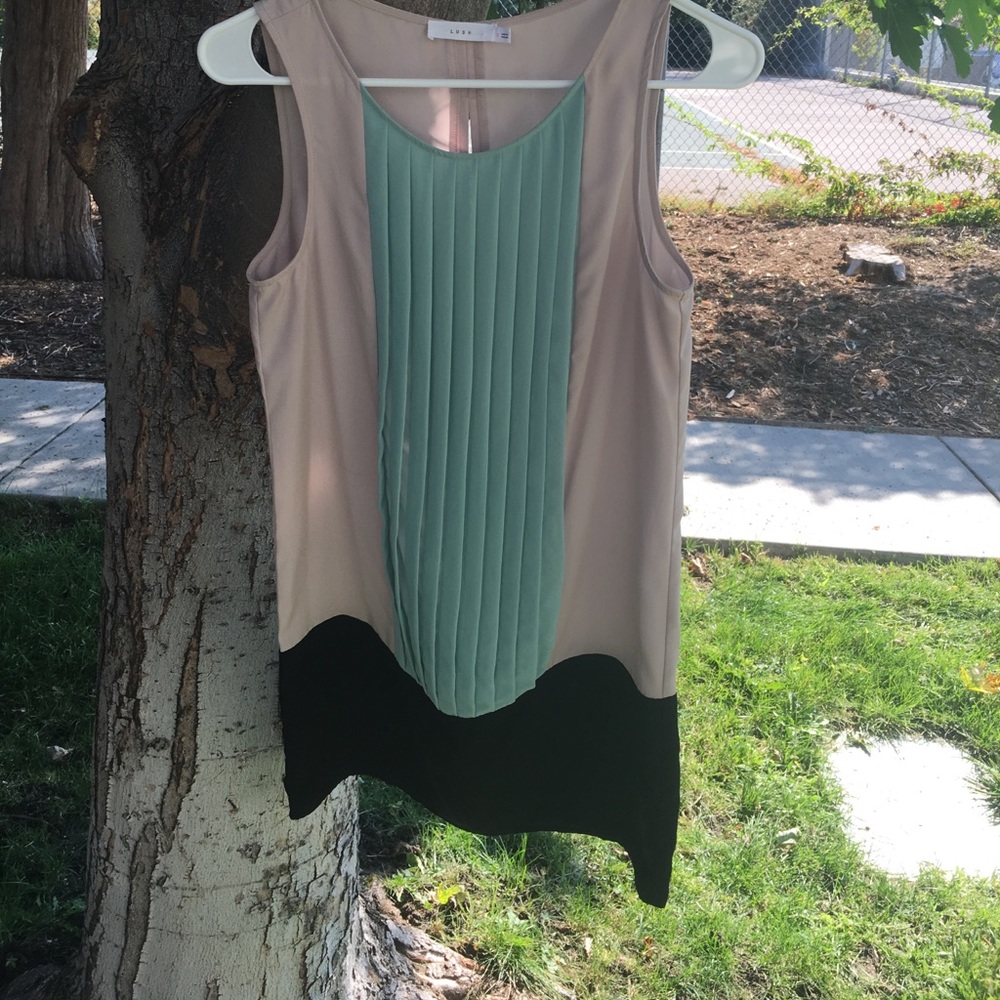 LUSH size S cute color block dress SALE 💫