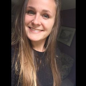 Meet your Posher, Casey