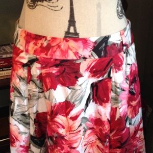 🌺Host Pick WHBM Floral Skirt🌺