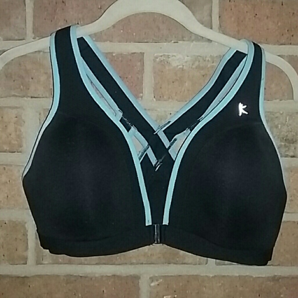 BRA 38C front closure. NWOT