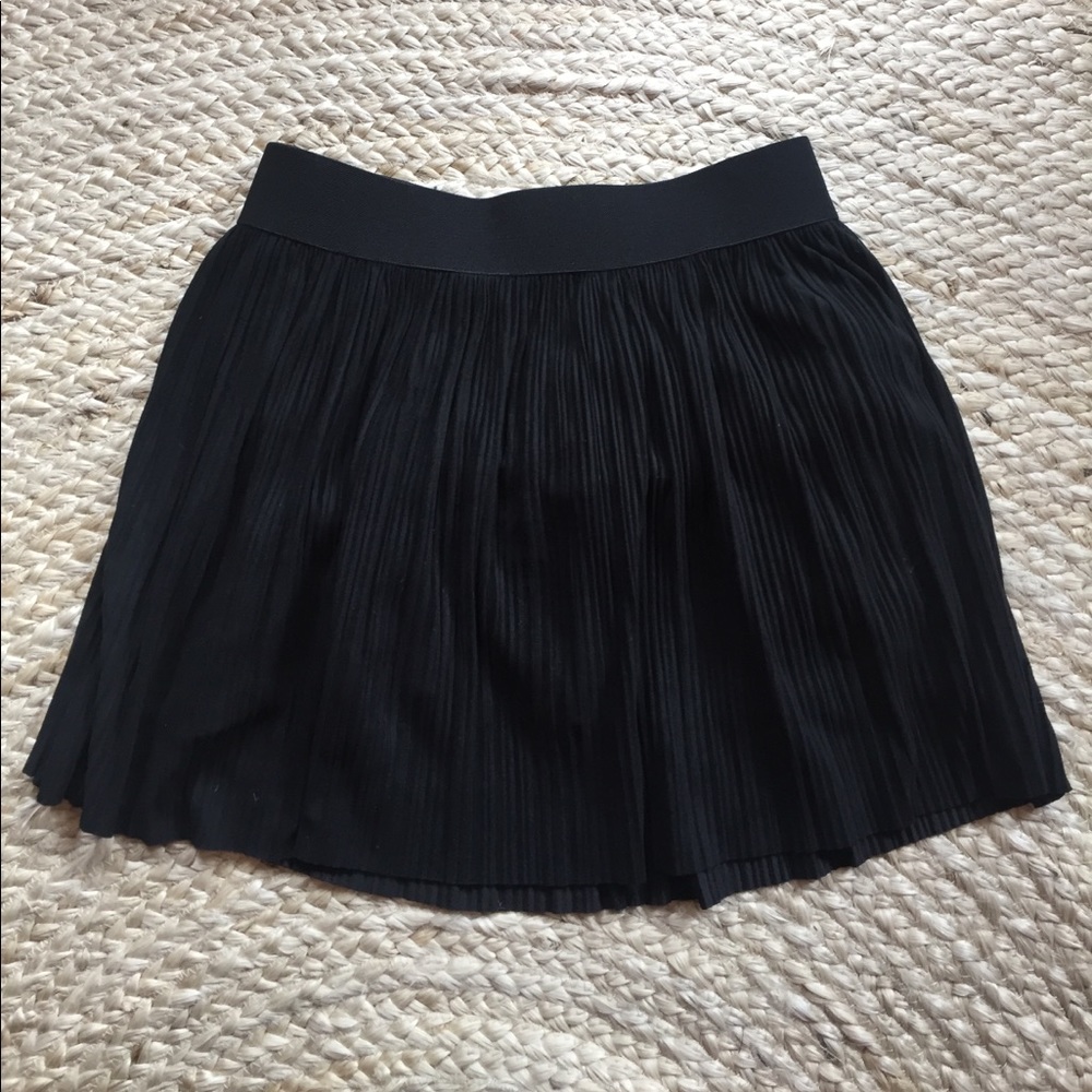 BCBG Mazazria Kaysa skirt- black size S